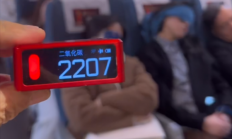 旅客称高铁二氧化碳超标 12306回应：会实时换气