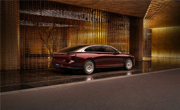 小尊界S800！岚图追光L官宣：全套华为技术加持 纯电410km