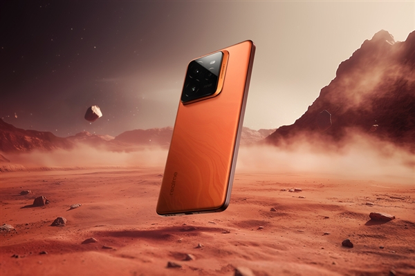 真我GT8 Pro地铁被拍 网友怀疑是剧本 CMO：真不是