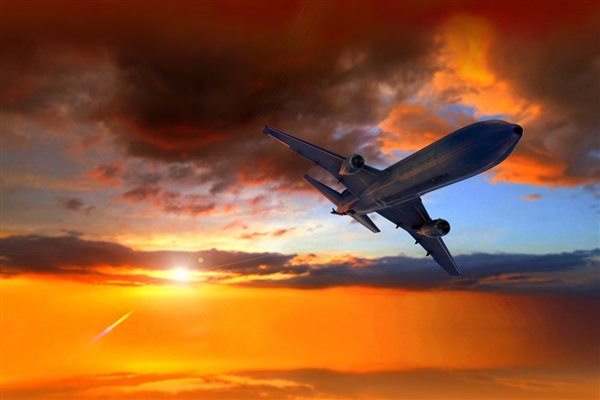 尴尬：美国飞行员在天上与工程师电话50分钟 F-35依然坠毁