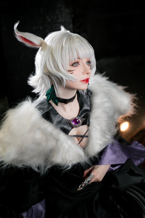 阿什莉体模Cos《合金装备3》EVA 穿开胸服完美还原