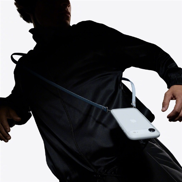 苹果推出iPhone 17系列斜挎挂绳 售价479元:还有749元的保护壳