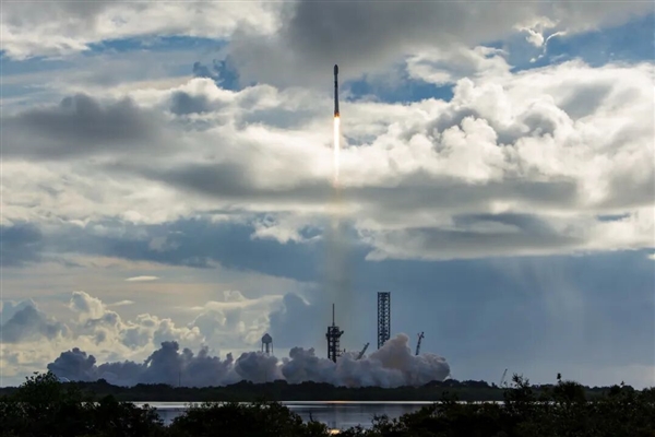 SpaceX已经完成第500次猎鹰火箭助推器的回收！