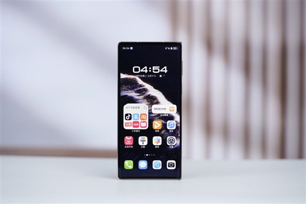 全球第2款三折叠！华为Mate XTs非凡大师图赏