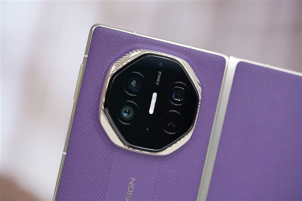 全球第2款三折叠！华为Mate XTs非凡大师图赏