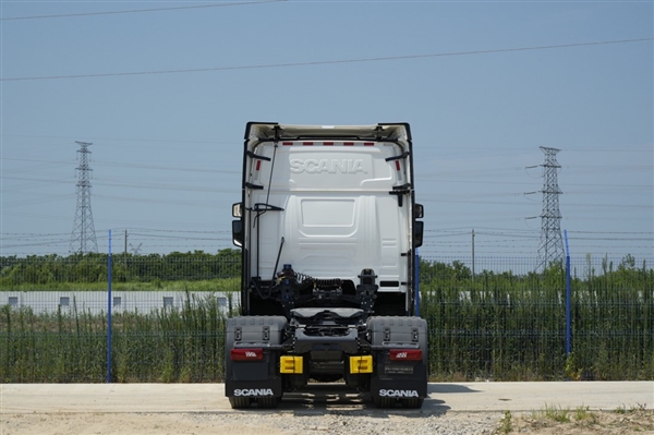 瑞典人整了个大活！中国产斯堪尼亚重卡汉字车标竟用微软雅黑