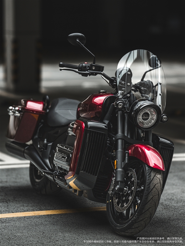 水平对置8缸机 长城灵魂巡航摩托车官图公布：黑红配帅炸了