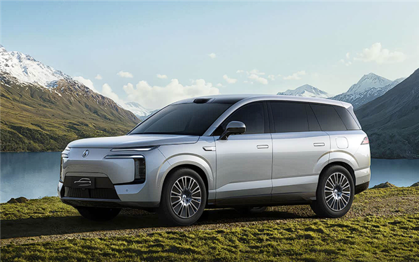 全系三电机四驱 腾势N8L即将预售：定位家庭六座旗舰