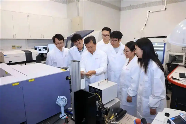 固态电池取得瓶颈技术突破 清华团队开发出高能量密度聚合物电解质