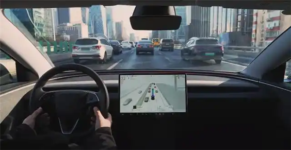 特斯拉又引争议！向疲劳驾驶者推FSD 业内：这是在鼓励不安全用车