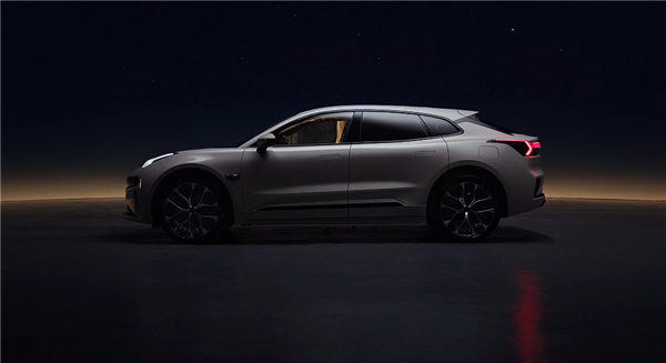 用上百万豪车星空顶！焕新极氪001内饰公布：质感同阶无敌