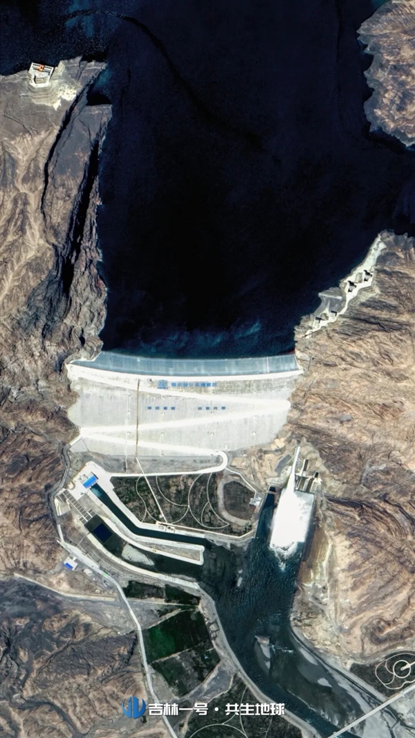 庆国庆 “吉林一号”卫星俯瞰五大大国工程