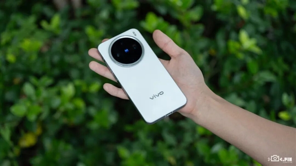 4399元起的vivo X300 能成为今年最强标准版手机吗