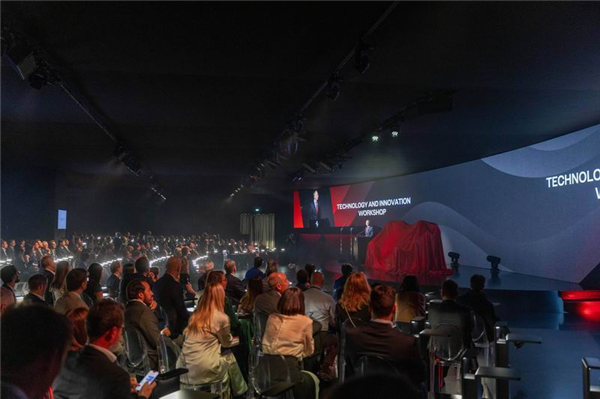 首款电车一亮相 法拉利市值蒸发127亿