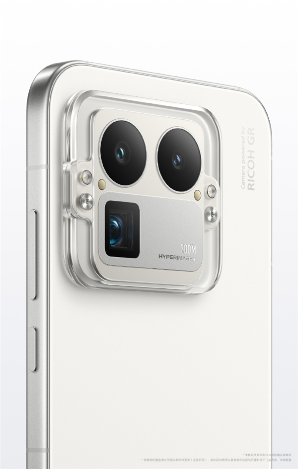 真我外观质感新巅峰！GT8 Pro设计细节公布 行业首创机械拼装+金属中框