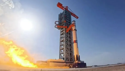 我国可重复使用火箭技术新突破！“朱雀三号”起飞推力超750吨