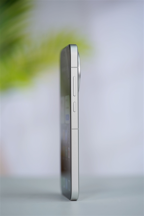 全球首发理光GR影像！真我GT8 Pro图赏