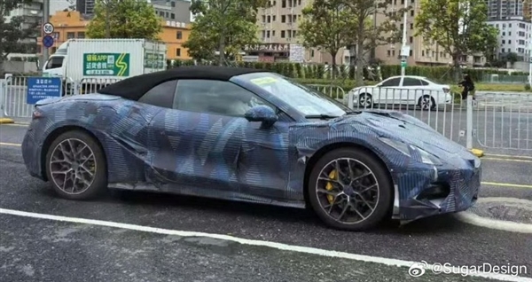 比亚迪再发个性化跑车！双门软顶版敞篷版腾势Z实车首曝