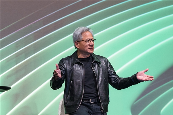 黄仁勋：中国市场AI芯片收入为零！美国考虑允许英伟达对华出售H200 性能2倍于H20