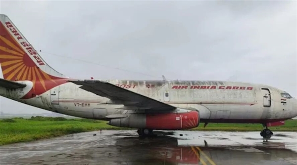 都长青苔了 印度人13年前弄丢一架飞机：被通知找到时一脸懵