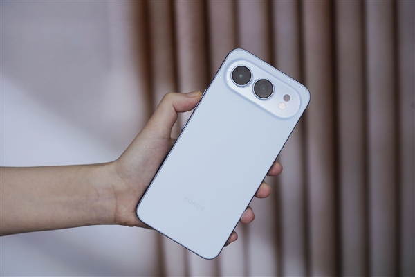 2699元起同档无敌 荣耀500系列首销:全系骁龙8系旗舰芯+8000mAh大电池