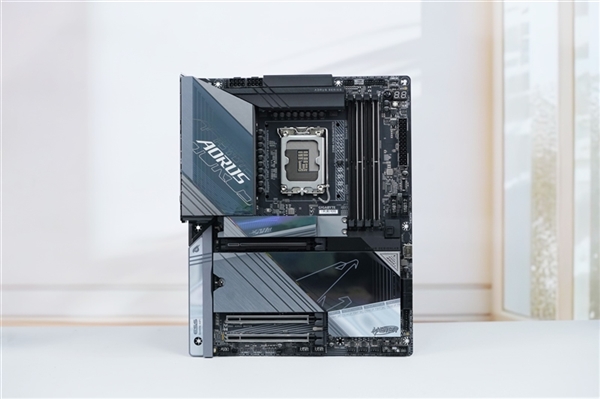 技嘉首家确认！Z890主板支持Intel下代酷睿Ultra 200S Plus