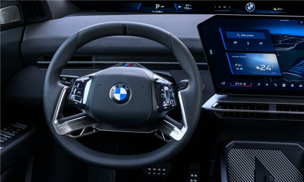 去欧洲试了宝马iX3 真给我开爽了!