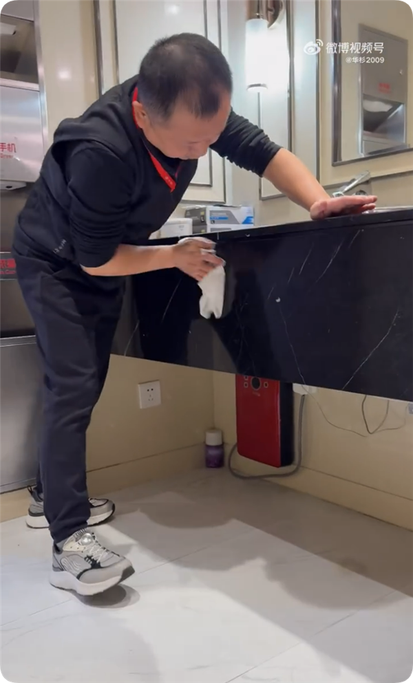 华杉:华与华最高权利是扫厕所 !每周一我必亲扫