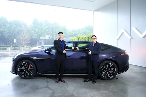 换装车顶激光雷达、后桥标配双电机！全新阿维塔12实车亮相