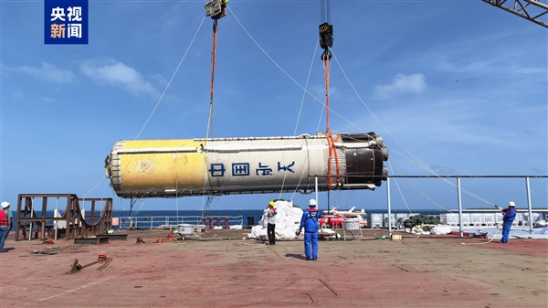 我国完成首次火箭芯一级箭体海上打捞回收任务!现场画面来了
