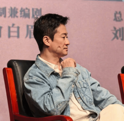 “吴京水肿”登热搜:脸上一按一个坑