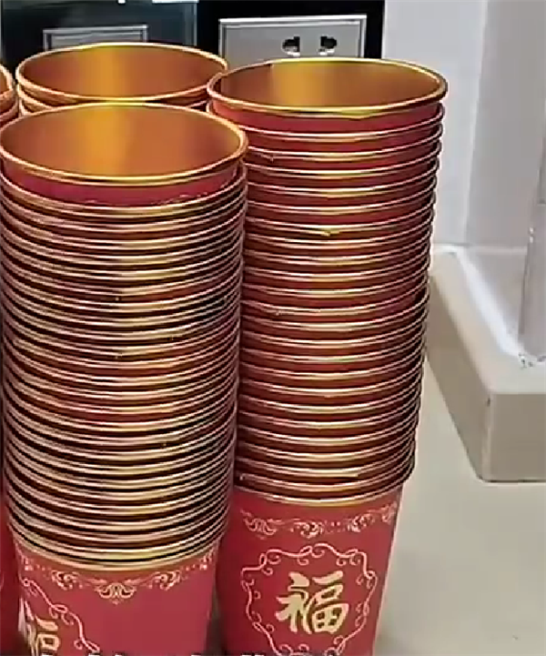 致癌物超标！这种网红金箔纸杯千万别对嘴喝