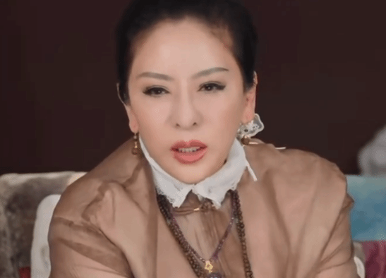 难以置信!向太回应:真正有钱人不会给小孩买名牌