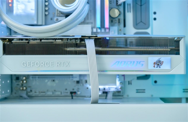 融入雕妹二次元设计！技嘉B850 AORUS ELITE-P ICE主板图赏