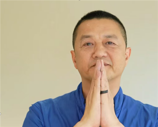 罕见病女孩向嫣然捐99999元救命钱 李亚鹏发视频回应几度哽咽