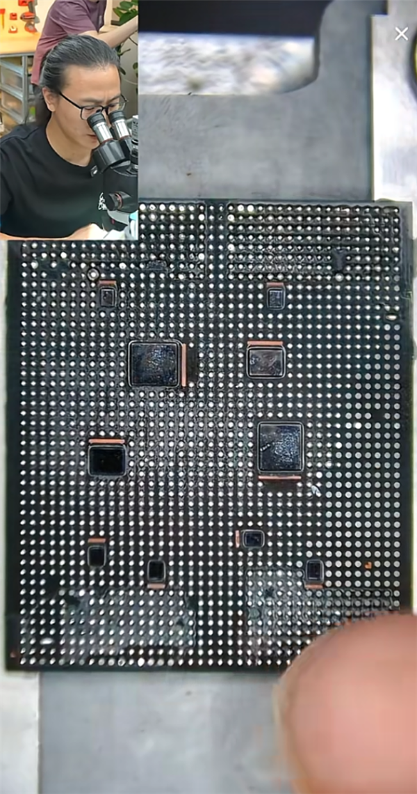 华为Mate XT 2全网首拆!首款韬定律芯片麒麟9050 Pro现真身 神秘数字2035又出现了