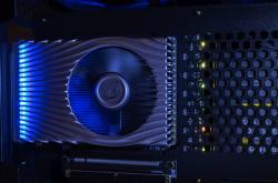  Intel DG2高性能独显曝光：台积电7nm代工