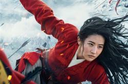 《花木兰》三版中文海报公布 “神仙姐姐”俊美出镜
