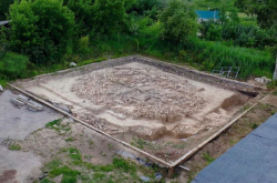 由猛犸象遗骸制成的巨型圆形结构使考古学家感到震惊 距今约2.5万年
