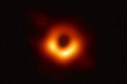 黑洞“无限子环”：神秘环状结构保存宇宙珍贵信息