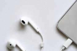 郭明錤：iPhone 12或取消附赠有线耳机 将拉动AirPods 2需求