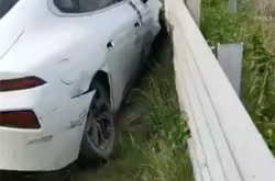 小鹏P7试驾撞车 ABS系统遭质疑！官方回应：驾驶员操作不当