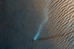 NASA发现蜿蜒的“尘魔”在火星沙丘上“跳舞”