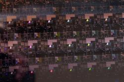 里程碑！IBM宣布造出全球首颗2nm EUV芯片