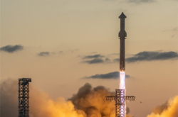 马斯克新目标：SpaceX明年挑战回收整个星舰