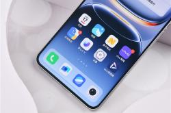 首发京东方2K Q10珠峰屏 iQOO 13正面照解禁