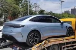 特斯拉Model 3最强对手！比亚迪海豹实车曝光：加速史上最快