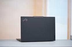 联想ThinkPad X1 Carbon Aura AI 2025评测：酷睿Ultra 200V颠覆商务本！不止能办公