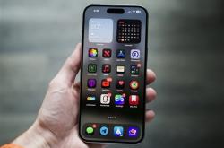 iPhone迎来历史性转变：苹果iOS 26首次开放通话/信息等核心功能