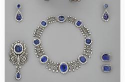 法国卢浮宫发生入室盗窃案：9件稀世珍宝丢失 凶手骑摩托逃窜